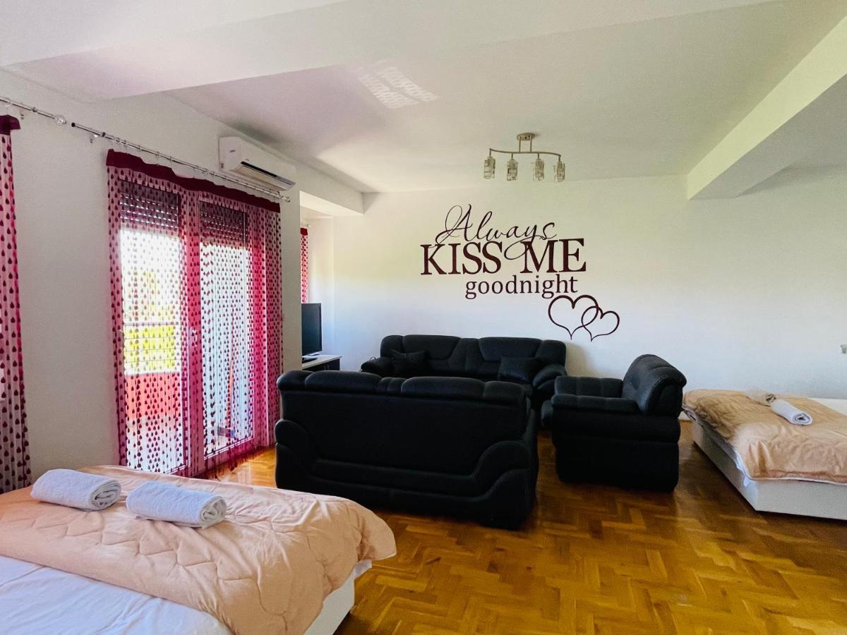 Front Beach Exclusive Apartments Struga Exterior foto