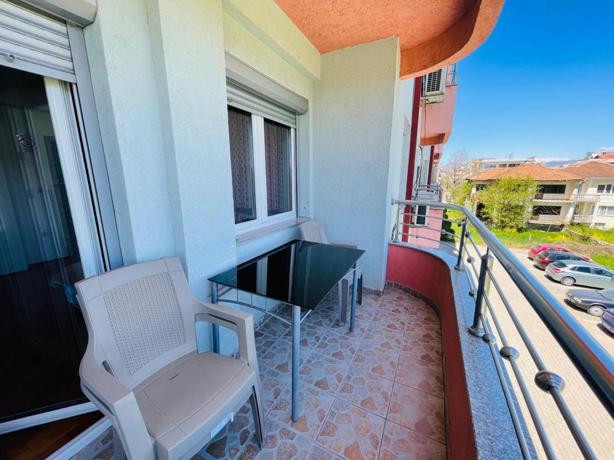 Front Beach Exclusive Apartments Struga Exterior foto