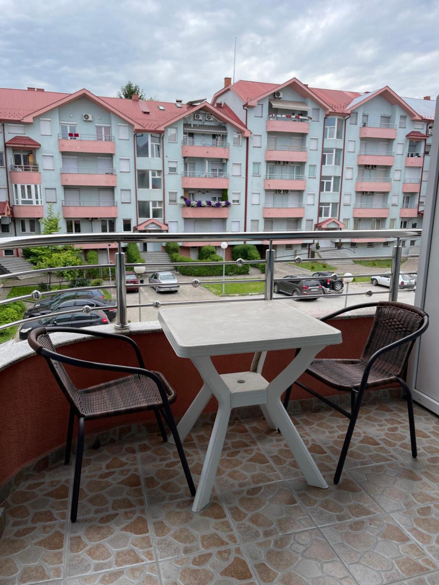 Front Beach Exclusive Apartments Struga Exterior foto