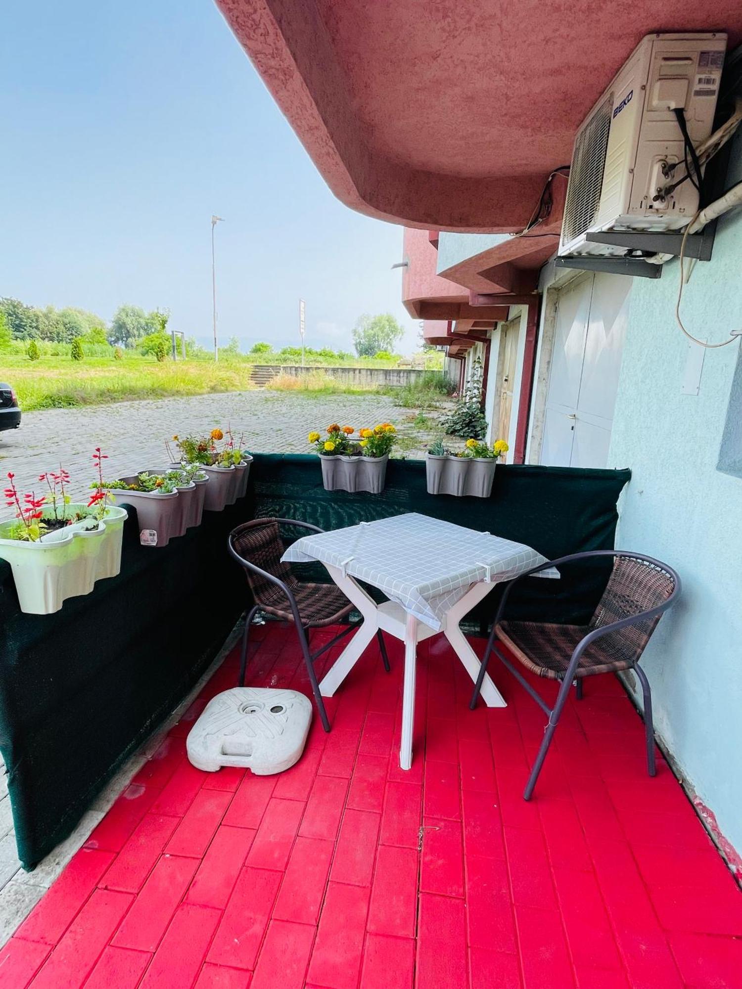 Front Beach Exclusive Apartments Struga Exterior foto