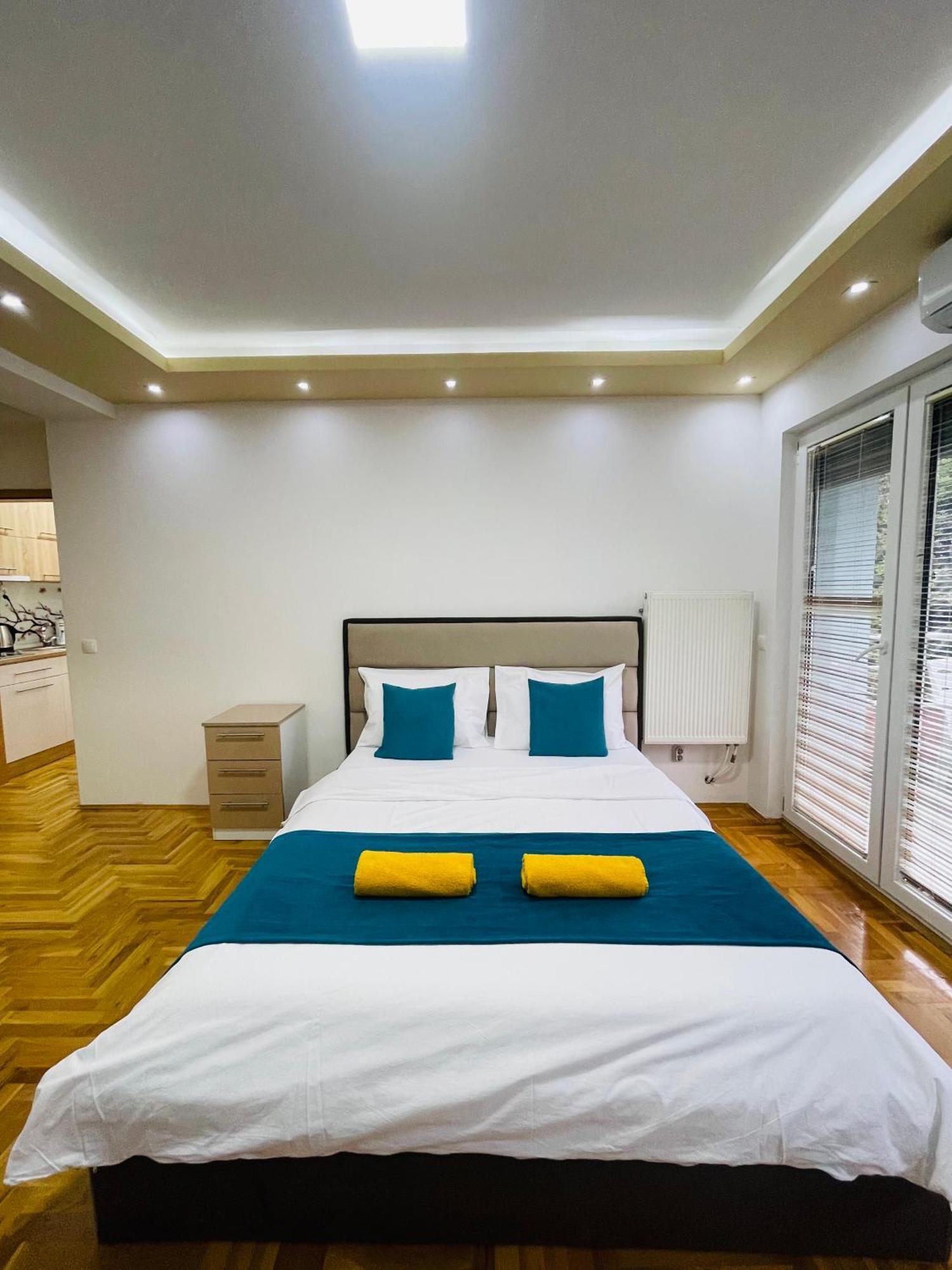 Front Beach Exclusive Apartments Struga Exterior foto