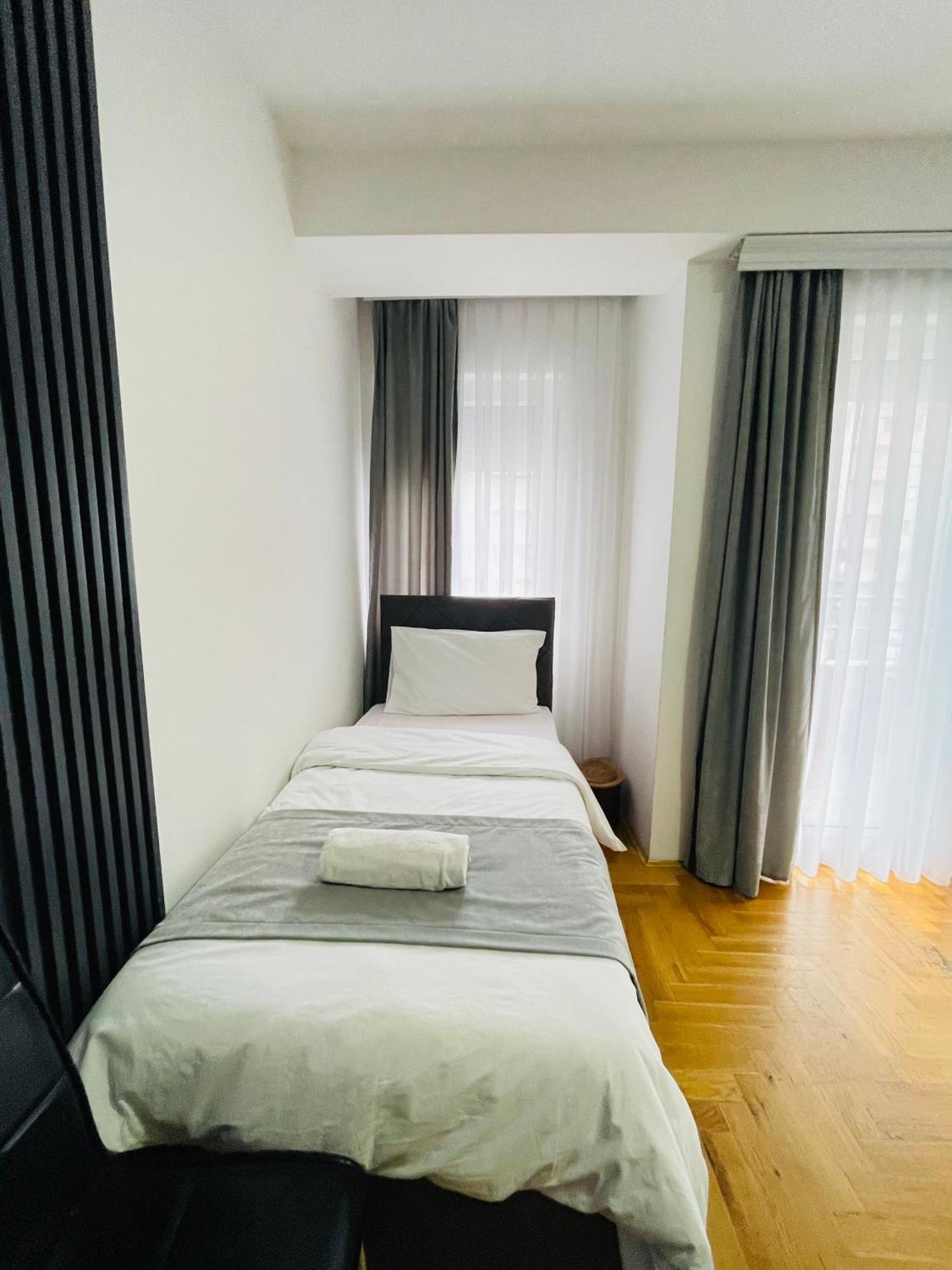 Front Beach Exclusive Apartments Struga Exterior foto